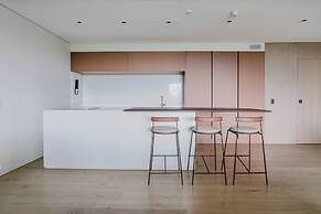 Tabas by Blueground Una