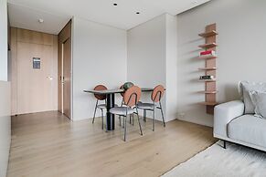 Tabas by Blueground Una