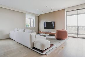 Tabas by Blueground Una