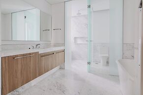 Tabas by Blueground Una