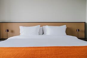 Tabas by Blueground Una