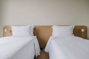 Tabas by Blueground Una