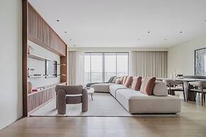 Tabas by Blueground Una