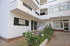 B61 - Carnation Sun Apartment in Lagos