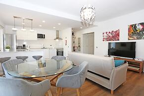 B61 - Carnation Sun Apartment in Lagos