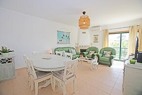 B16 - Sandy Pine Beachfront Flat in Lagos