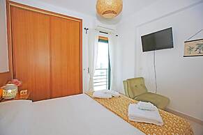B16 - Sandy Pine Beachfront Flat in Lagos
