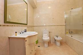 C25 - Town Center Apartment in Lagos