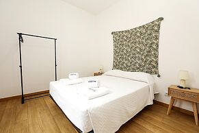 B87 - Windmill 2 Bed Apartment in Odiaxere