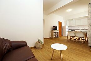 B87 - Windmill 2 Bed Apartment in Odiaxere