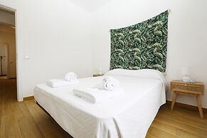 B87 - Windmill 2 Bed Apartment in Odiaxere