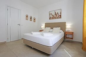 B88 - Mendon a Street Apartment
