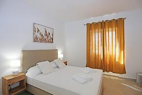 B88 - Mendon a Street Apartment