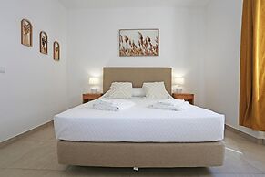 B88 - Mendon a Street Apartment