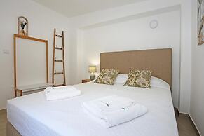 B88 - Mendon a Street Apartment
