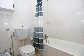 B82 - Albinos Flat in Lagos