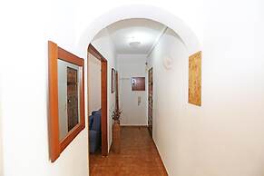 B82 - Albinos Flat in Lagos