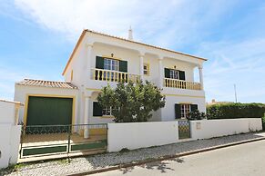 U 02 - Bedroom 2 in Casa Quinta Esta o