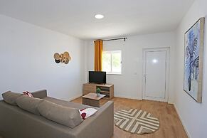 X 10 - 2 Bed Apartment in Quinta da Ponte