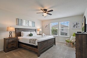 5-br Townhouse With Pool, Games, Disney