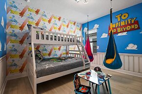 Luxurious 15br Villa With Lake View & Game/theater