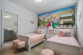 Luxurious 15br Villa With Lake View & Game/theater