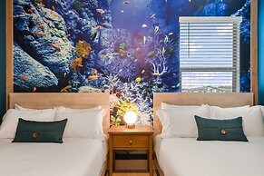 Luxurious 15br Villa With Lake View & Game/theater