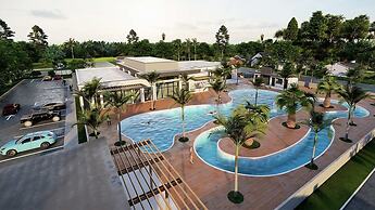 Luxurious 15br Villa With Lake View & Game/theater