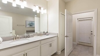 Greenview 8BR Home Private Theater Pool/spa/games