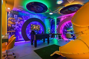 Modern Resort Home w/ Pool, Spa & Arcade Access