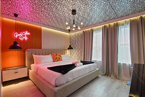 Modern Resort Home w/ Pool, Spa & Arcade Access