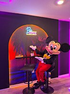 Modern Resort Home w/ Pool, Spa & Arcade Access