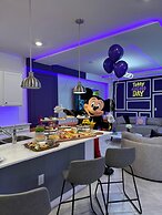 Modern Resort Home w/ Pool, Spa & Arcade Access