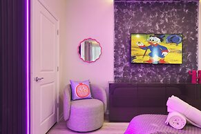 Modern Resort Home w/ Pool, Spa & Arcade Access