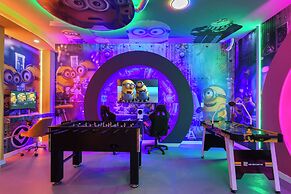 Modern Resort Home w/ Pool, Spa & Arcade Access