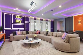 Modern Resort Home w/ Pool, Spa & Arcade Access