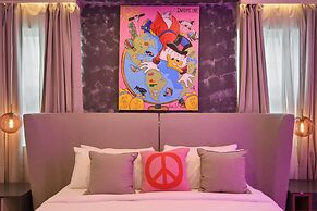 Modern Resort Home w/ Pool, Spa & Arcade Access