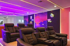 Modern Resort Home w/ Pool, Spa & Arcade Access