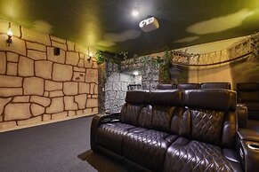 Luxury Stay: Pool, Games, Themed Rooms