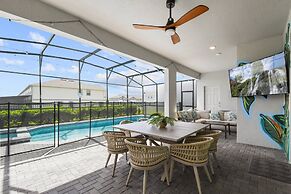 Luxury Stay: Pool, Games, Themed Rooms