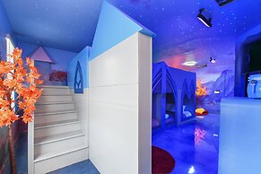 Luxury Stay: Pool, Games, Themed Rooms