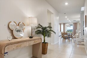 Luxury Stay: Pool, Games, Themed Rooms