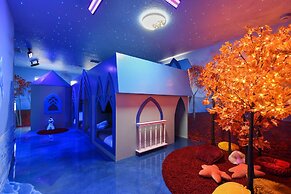 Luxury Stay: Pool, Games, Themed Rooms