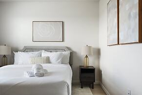 Luxury Stay: Pool, Games, Themed Rooms