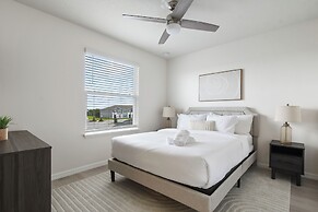 Luxury Stay: Pool, Games, Themed Rooms