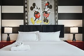 Luxury Stay: Pool, Games, Themed Rooms