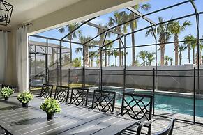 Luxurious Windsor Cay Retreat With Theater & Pool