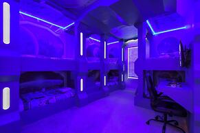 Luxurious Windsor Cay Retreat With Theater & Pool