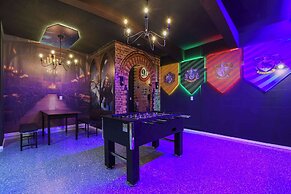 Luxurious Windsor Cay Retreat With Theater & Pool