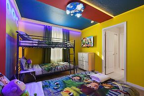 Luxurious Windsor Cay Retreat With Theater & Pool